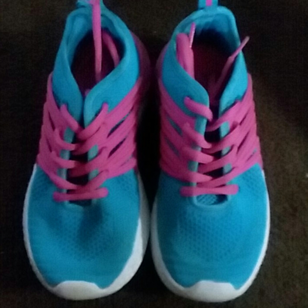 Girl's Everlast sneakers